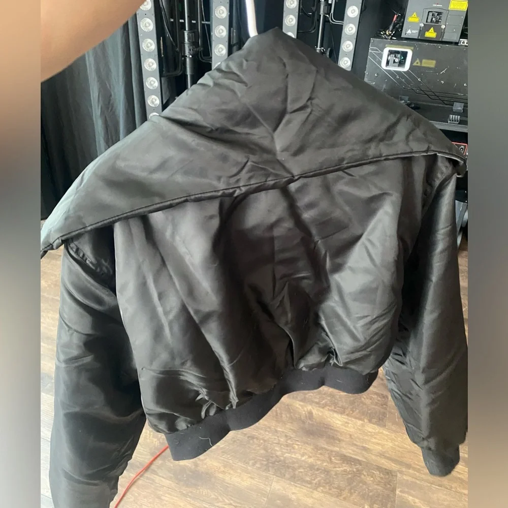 Black Nylon cropped puffer bomber cropped jacket (neon green) oversized - Picture 3 of 5